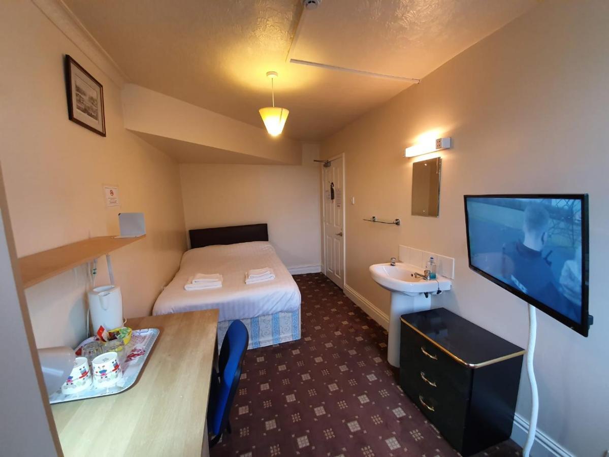The Handforth Lodge ภายนอก รูปภาพ