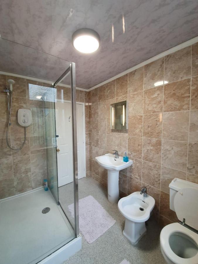 The Handforth Lodge ภายนอก รูปภาพ