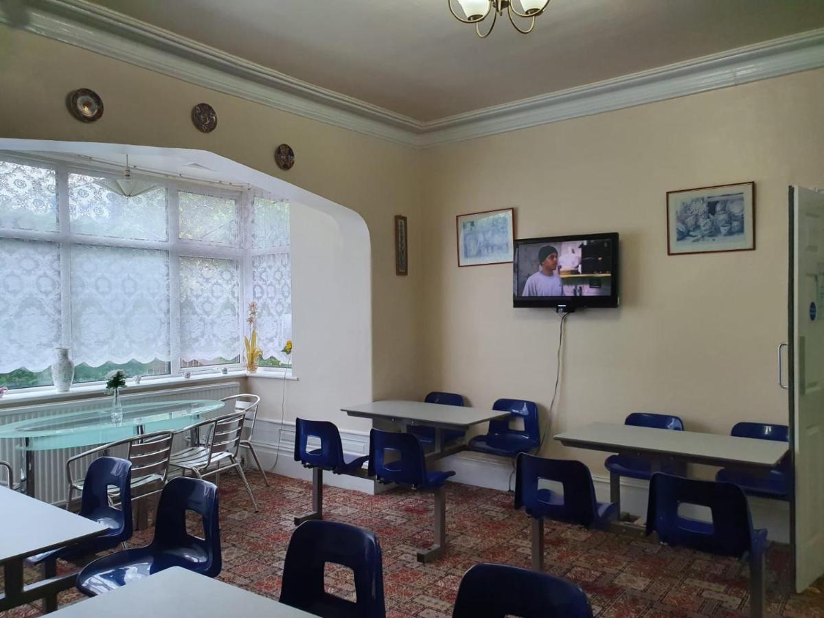 The Handforth Lodge ภายนอก รูปภาพ